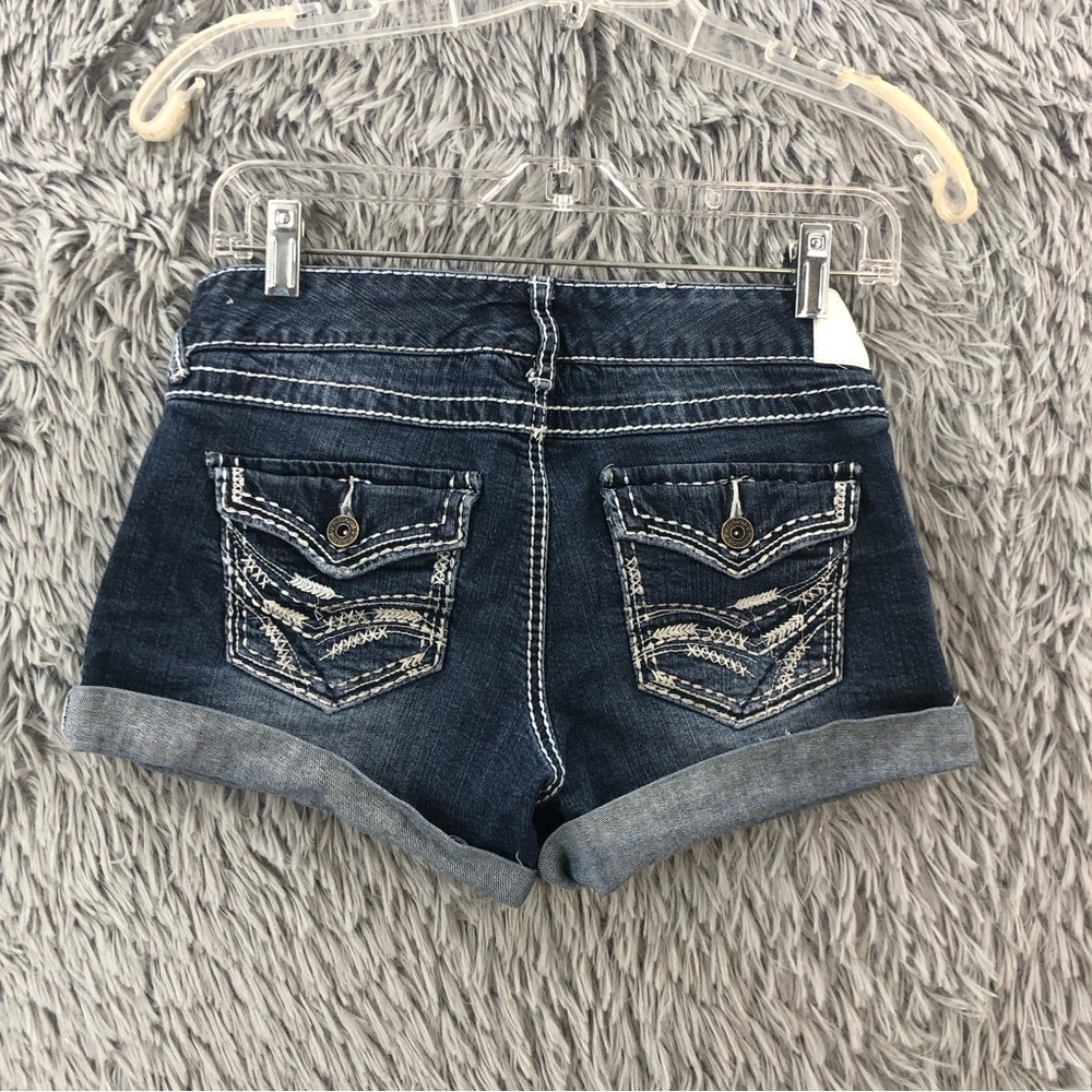 Maurices Shorts Womens Size 4 Cuffed Hem Whiskered Denim Embroidered